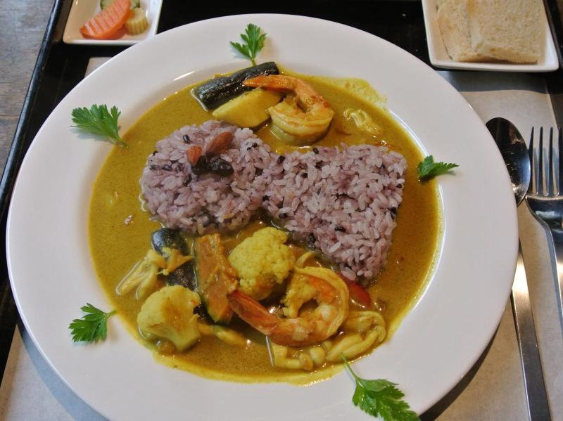 古代米カレー（ブログ「チェヴのブログ」より）