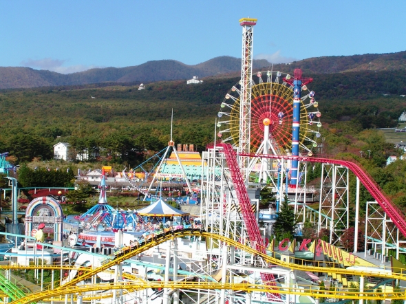 「10大コースター」を初めとするアトラクション