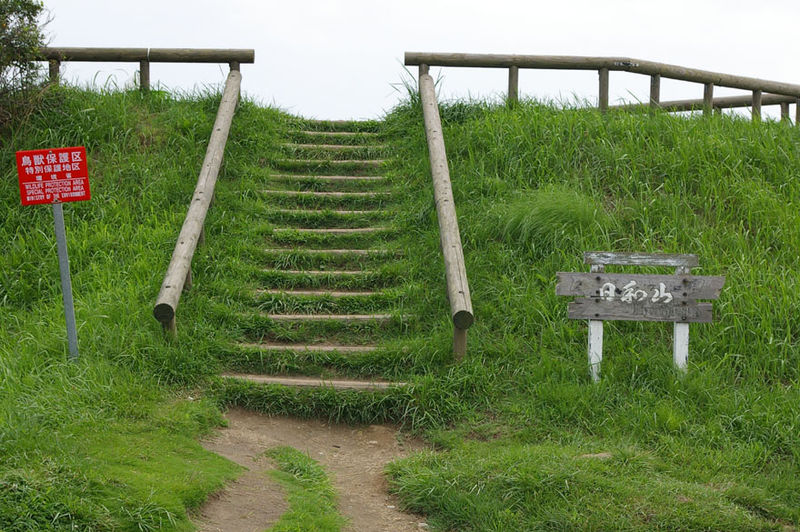 震災前の日和山（Los688さん撮影、Wikimedia Commonsより）
