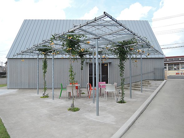 eコラボつるがしまの中庭