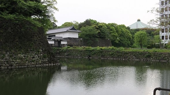 北の丸公園外観と日本武道館