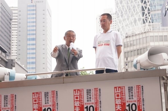 山口敏夫陣営から紹介を受ける山中さん