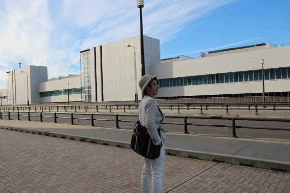 T編集長ポートレート。税金に囲まれて・冬