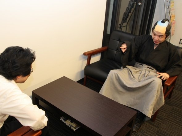 「本当に1年後から来たのぉ？」