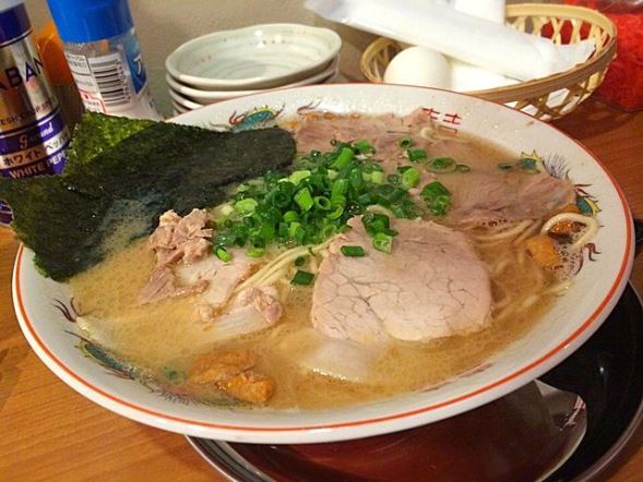 久留米ラーメン（hirotomo tさん撮影、Wikimedia Commonsより）