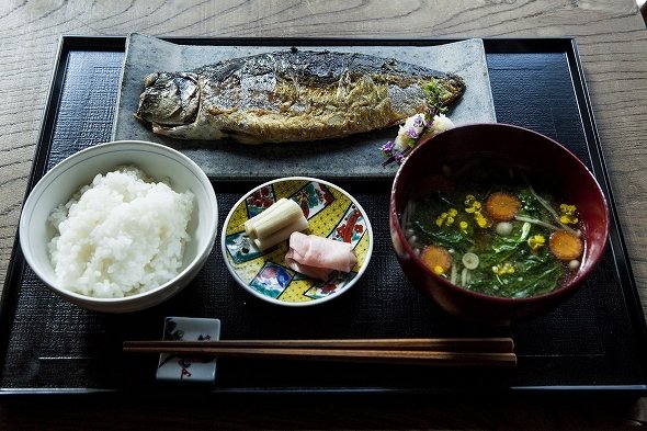 「なのに。」の鯖の塩焼定食