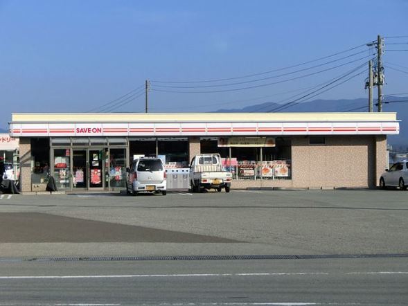 旧セーブオン佐渡両津店（Altomarinaさん撮影、Wikimedia Commonsより）