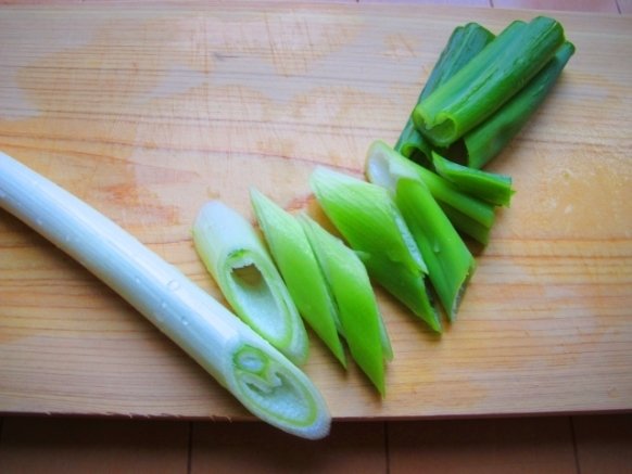 東西で好みのネギが違う（画像はイメージ）