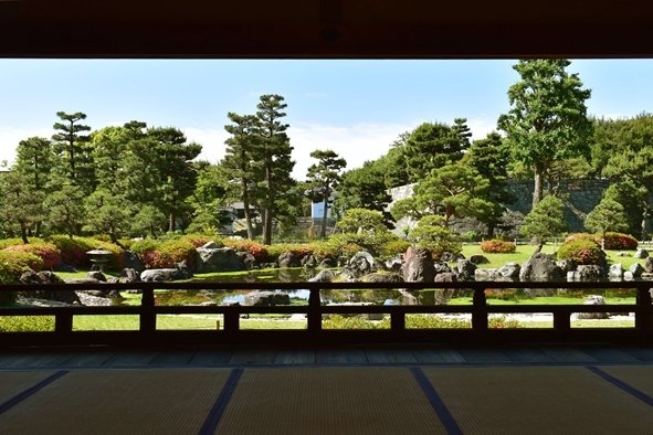 二条城・「香雲亭」から清流園を望む（画像提供：京都市文化市民局元離宮二条城事務所）