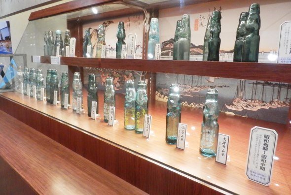 レトロ感たっぷりな昭和初期のラムネ瓶(画像提供:木村飲料株式会社)