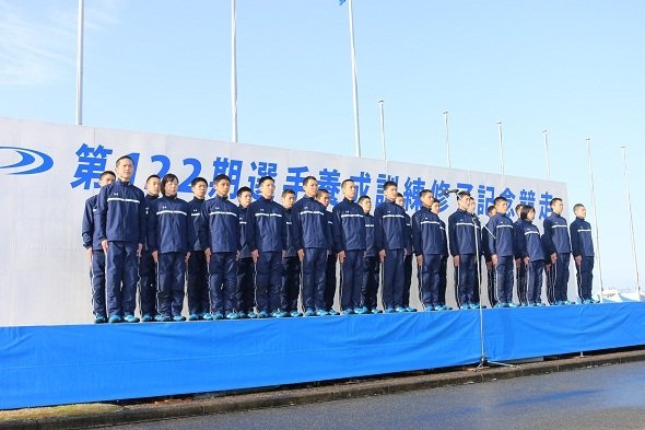 今回修了式を迎えた第122期生26人。皆さん良い表情でした