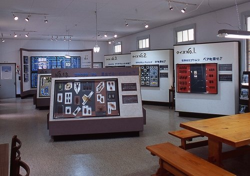 2階の様子。クイズコーナーになっている（画像は名和昆虫博物館提供）