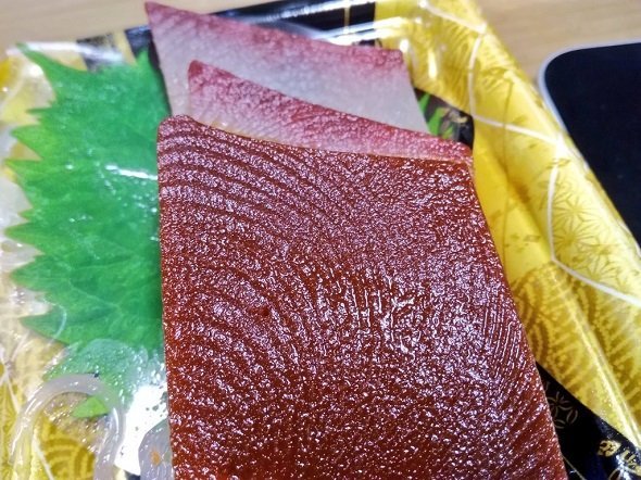 よく見るとちゃんとスジ状の模様もあるんですよ（前川さなえさんのツイートより）