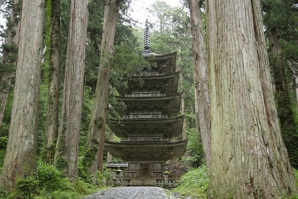 羽黒山五重塔（画像提供：羽黒町観光協会）