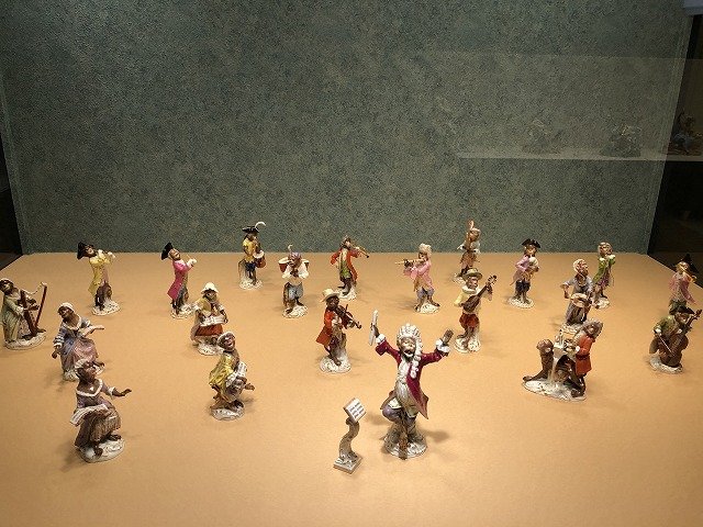 「猿の楽団」　ヨハン・ヨアヒム・ケンドラー、ペーター・ライニッケ　1820-1920年頃　個人蔵