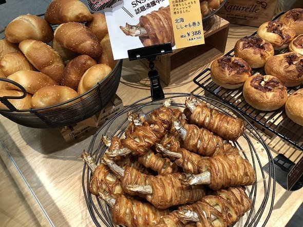 店頭では、こんな感じで並べられている（画像は、すべて敷島製パン提供）