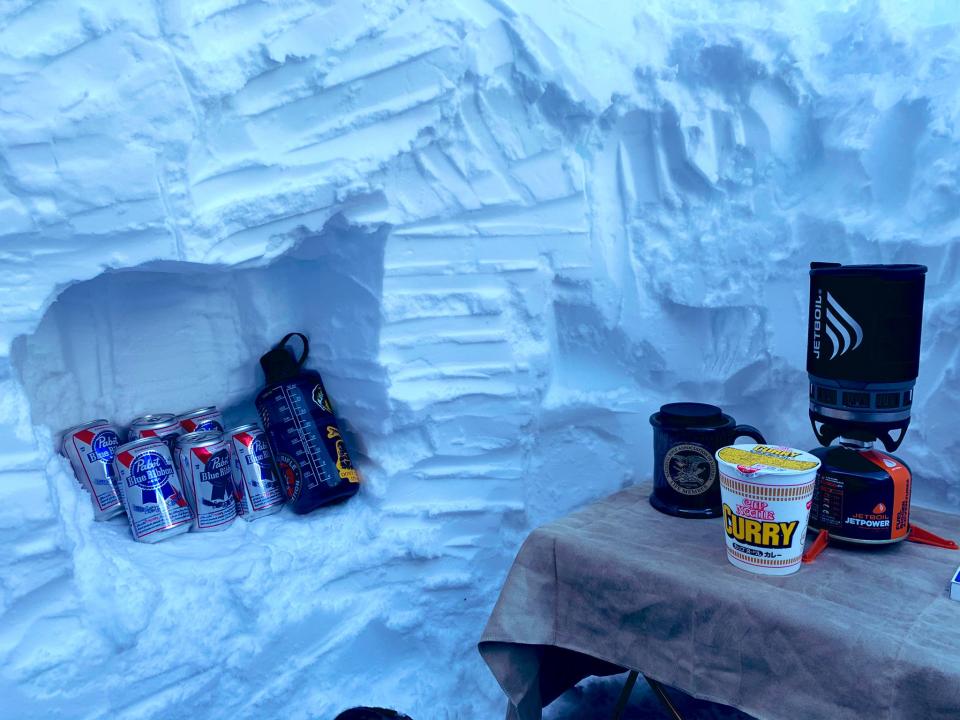 雪かきは大変。けど楽しそうだ...