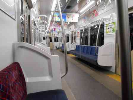 「空いている電車で座ろうとしたら『席取るんじゃねえよ!』。知らない老人に掴みかかられて、さらに...」(埼玉県・20代女性)