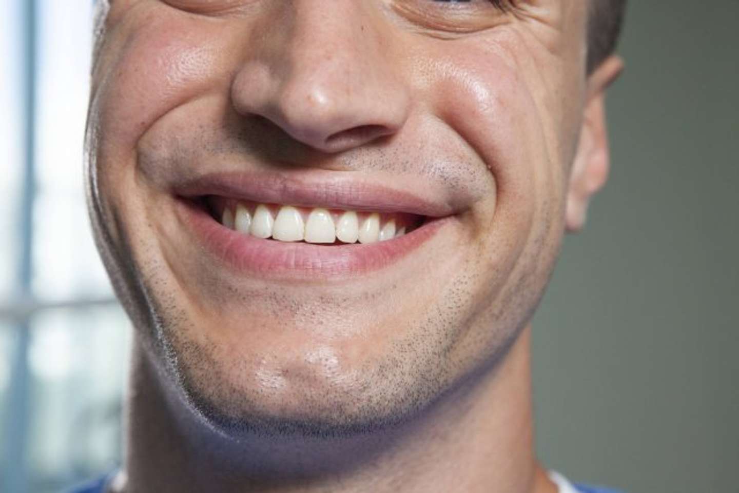 やたらと話しかけてきて......（画像はイメージ）