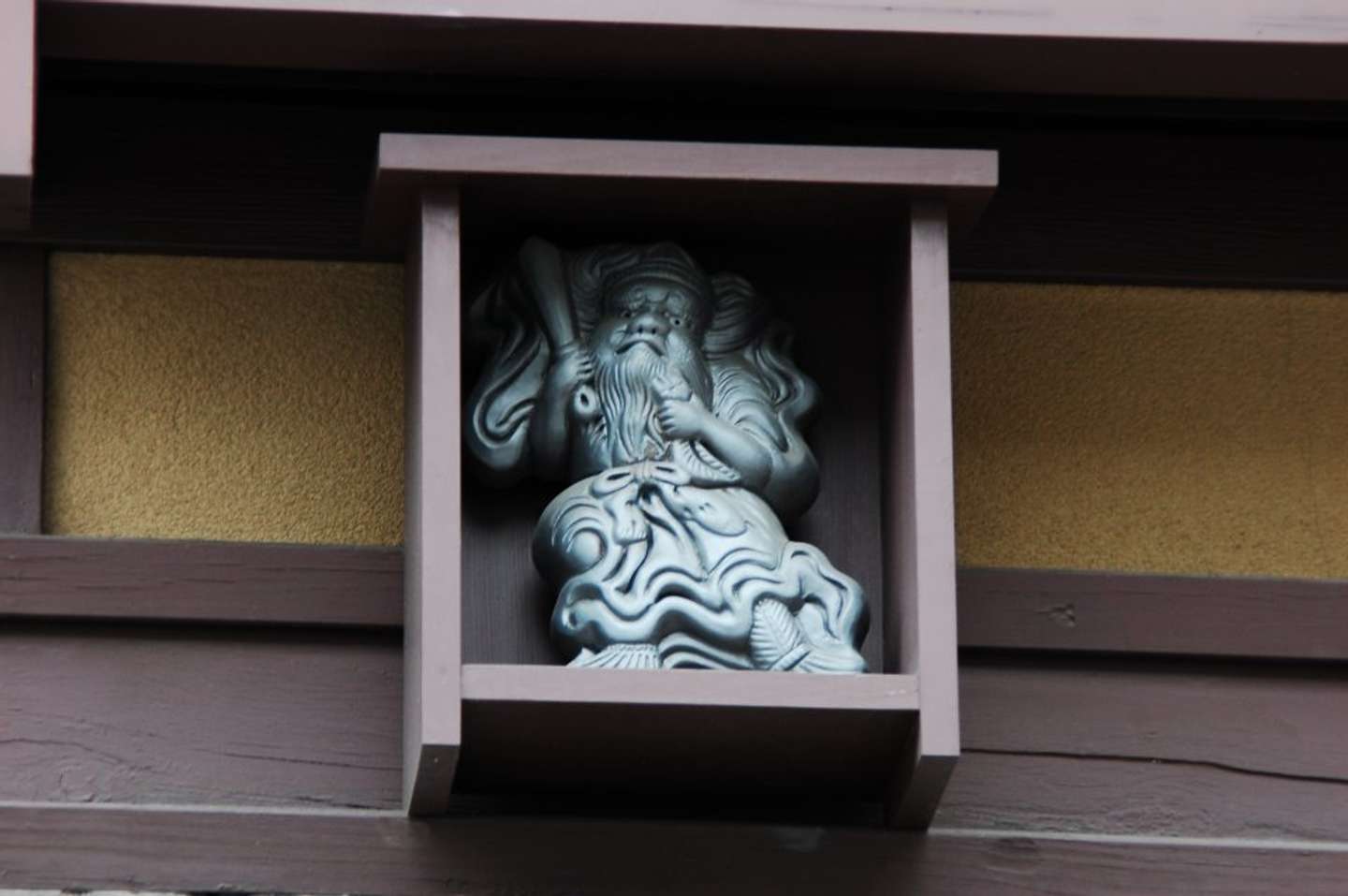 軒先に...誰?(画像はイメージ)