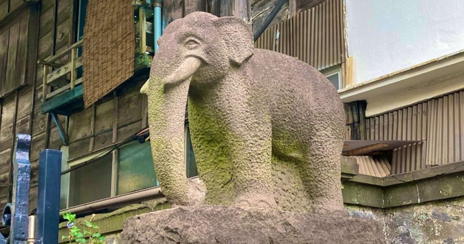 あ うん ならぬ パ オン かな お寺の入り口にまつられた 狛象 たちがホッコリかわいい 全文表示 Jタウンネット