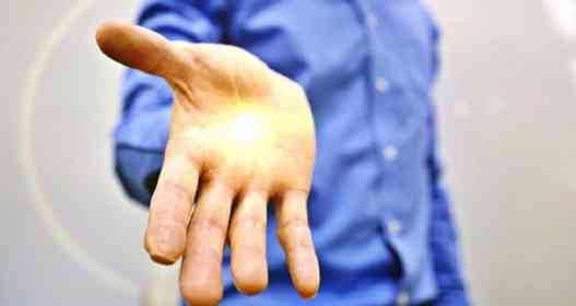 「東京出身の私にはありえない」　トラブルに見舞われた若者たちに「大阪のおっちゃん」が手渡したモノ