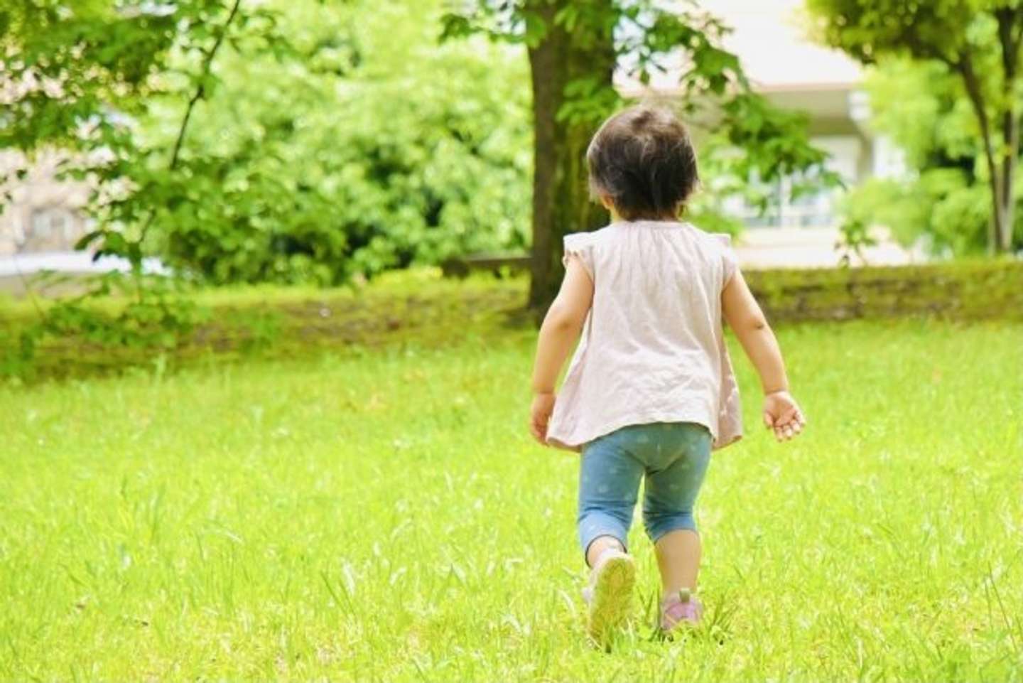 娘が車から降りてきてしまって......（画像はイメージ）