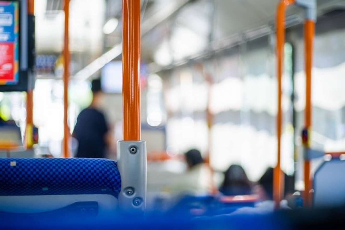 バスを降りようと財布を開くと、入っていたのは商品券だけ。恥を忍んで 