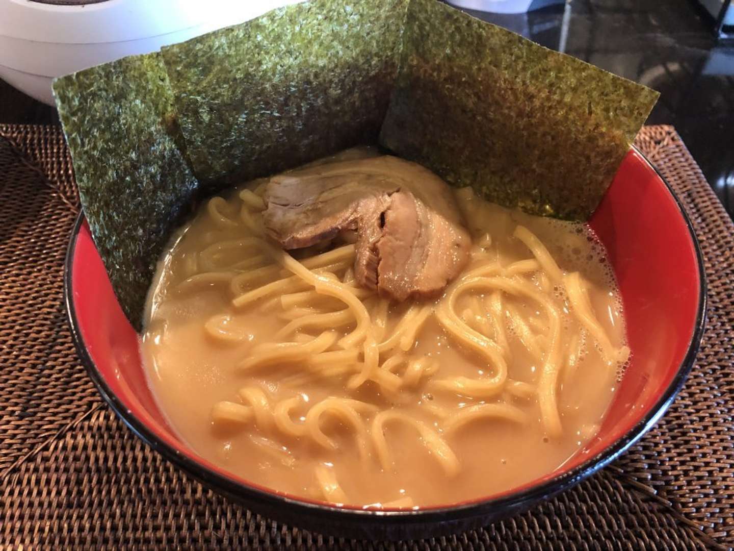匂いも見た目もラーメン屋で出てくるラーメンっぽい