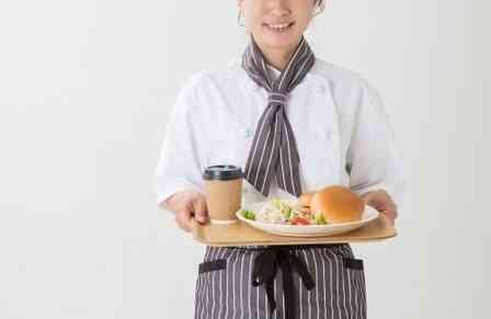 「学校帰りに通い続け、仲良くなったハンバーガー屋のお姉さん。でもある日、余計なことを言ってしまい...」（千葉県・30代男性）