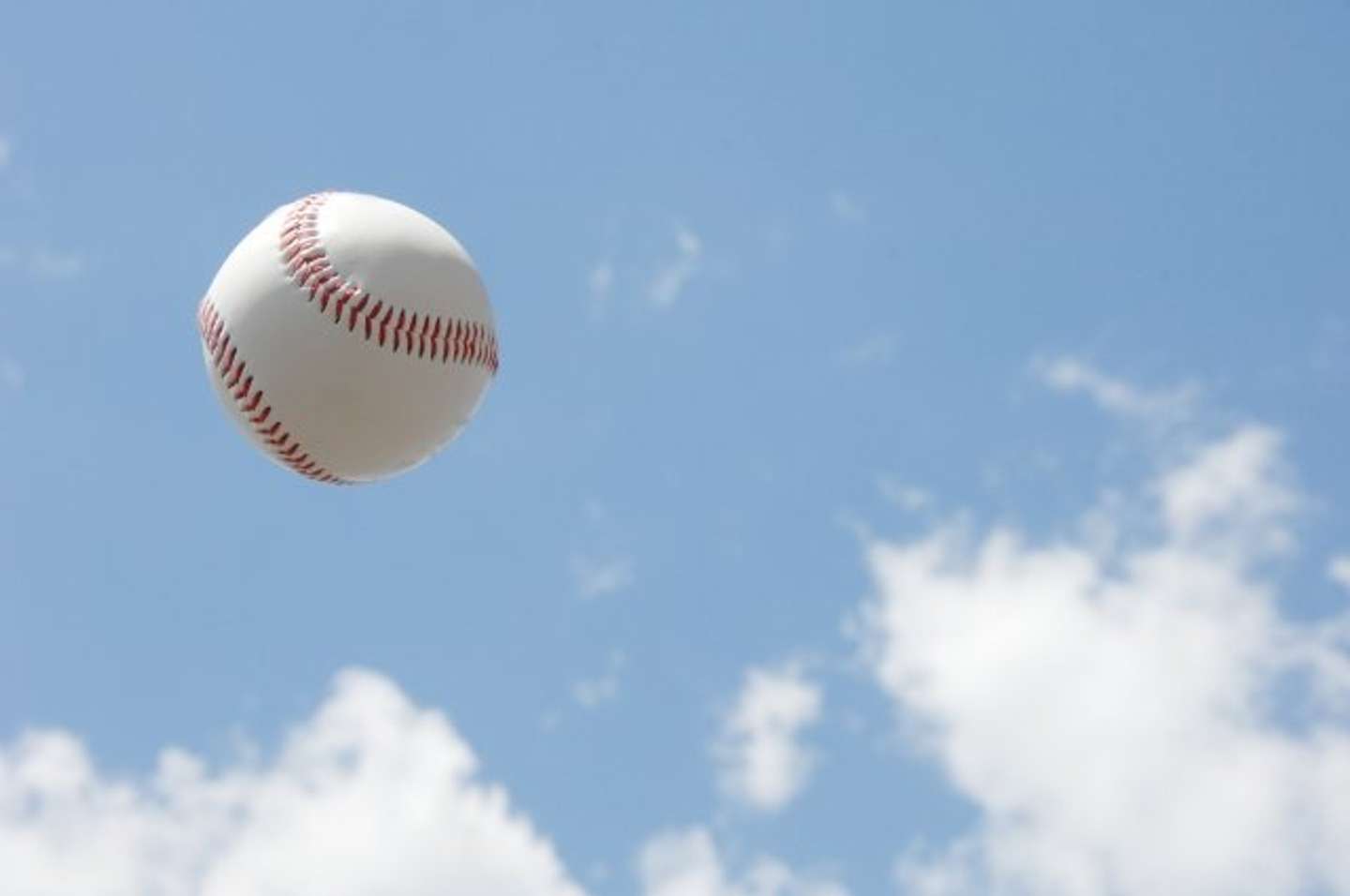 プロ野球選手の打ったボールが 私の顔に一直線 動揺して体が動かず もうダメだ と観念したとき 東京都 60代男性 全文表示 Jタウンネット