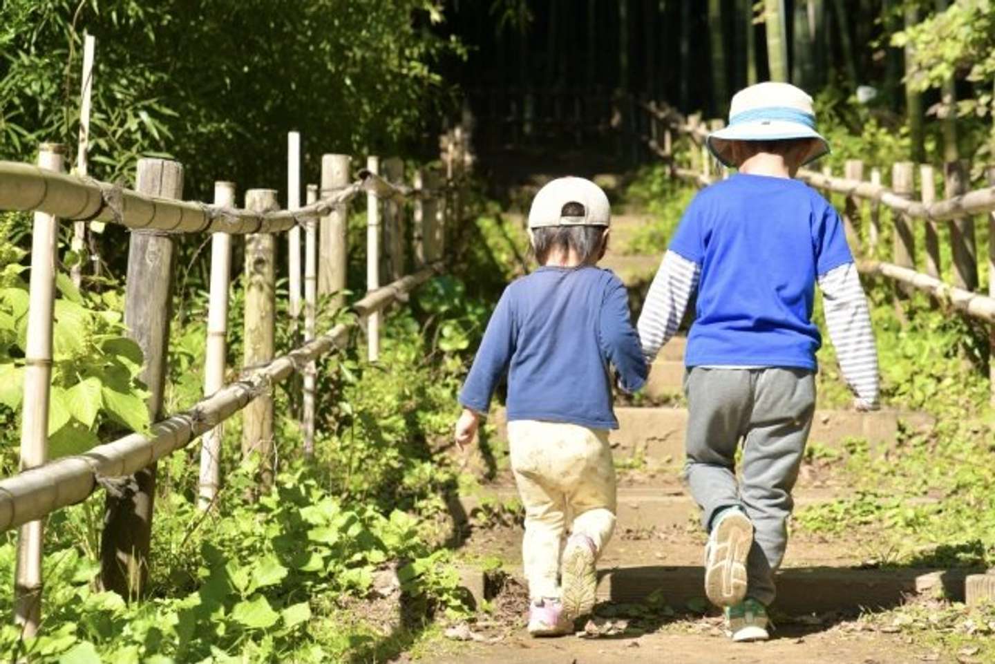 兄弟2人で出かけた先で...（画像はイメージ）