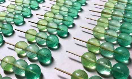 宝石かと思った...！　透きとおる玉を連ねた和菓子「kasane」がめっちゃキレイ