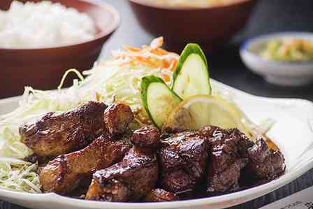 60円でドカンと増量！　「四日市とんてき」名店の週3回限定メニューが大人気