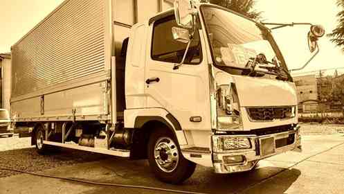 「送迎バスに乗り遅れ、女子大生の私は半泣き。トラックの運転手が『連れて行ってあげる』と乗せてくれたけど...」(都道府県不明・40代女性)