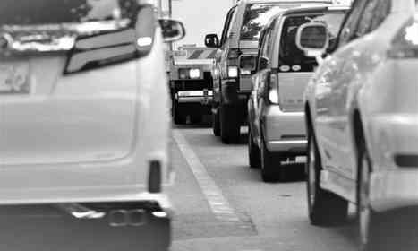 「交通量の多い交差点で、急にエンストしたマイカー。渋滞を生み出す私の元に、若者たちがやってきて...」（埼玉県・60代女性）