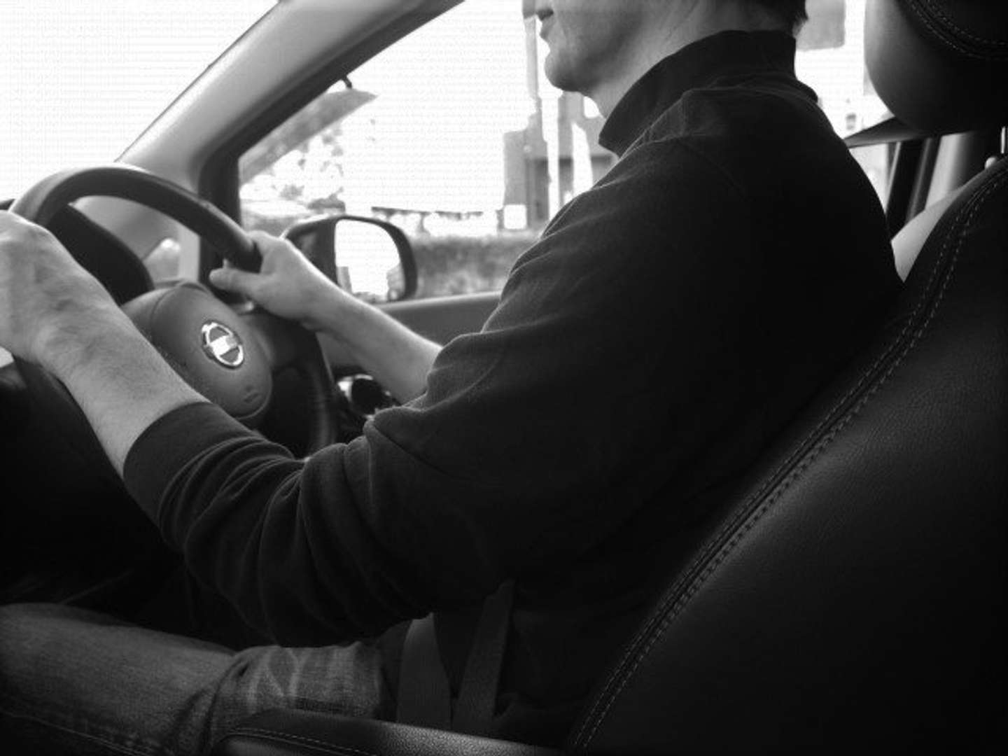 家族旅行での運転中に...(画像はイメージ)