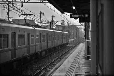 「2歳の息子とお出かけ中に、突然の夕立。駅で雨宿りしてたら、見知らぬ女子中学生に『壊れた傘』を渡されて...」（埼玉県・30代女性）