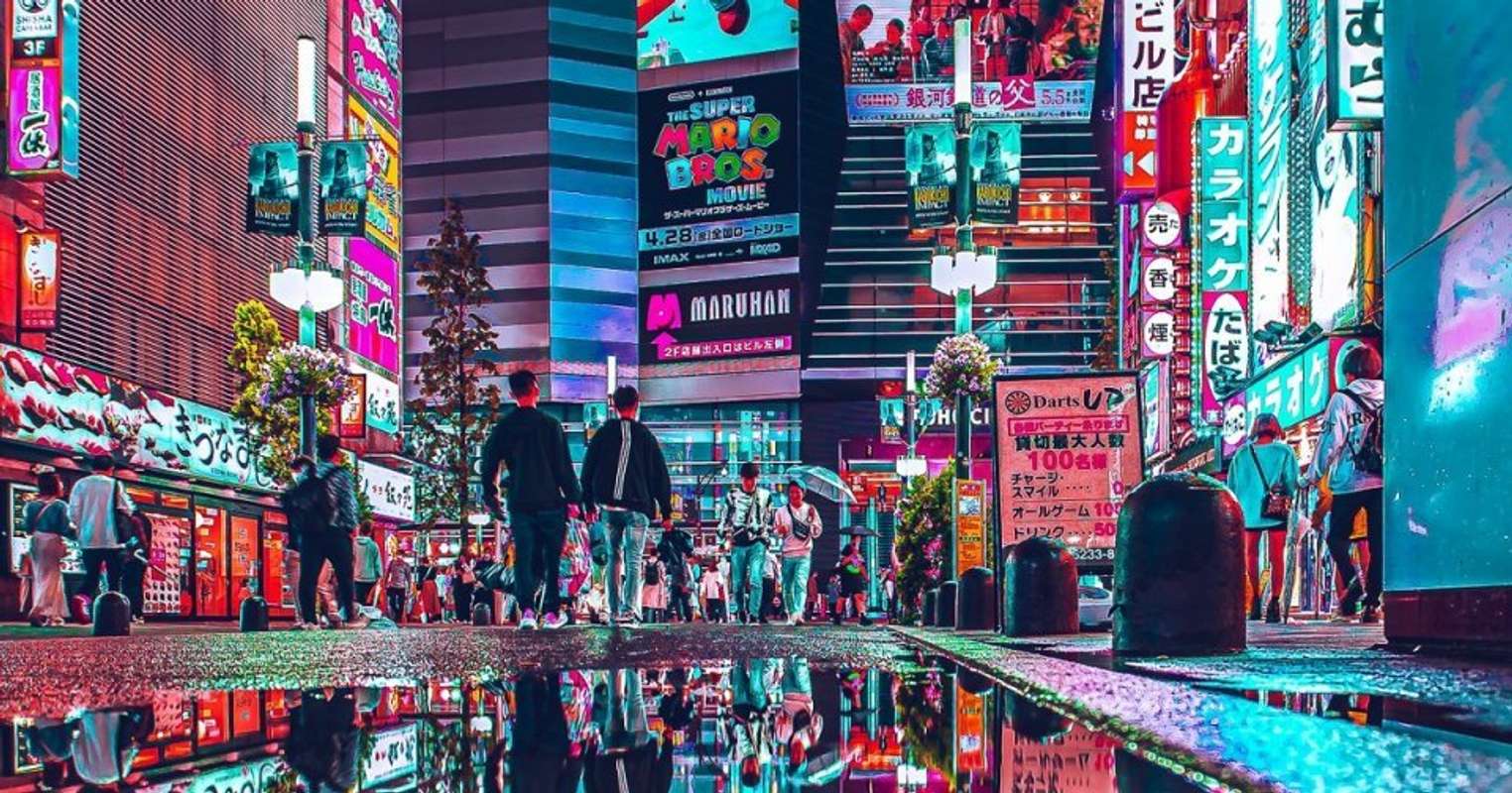 サイバーパンクの世界じゃん 雨の「ゴジラロード」に現れた「もう一つの歌舞伎町」がかっこよすぎ(全文表示)｜Jタウンネット