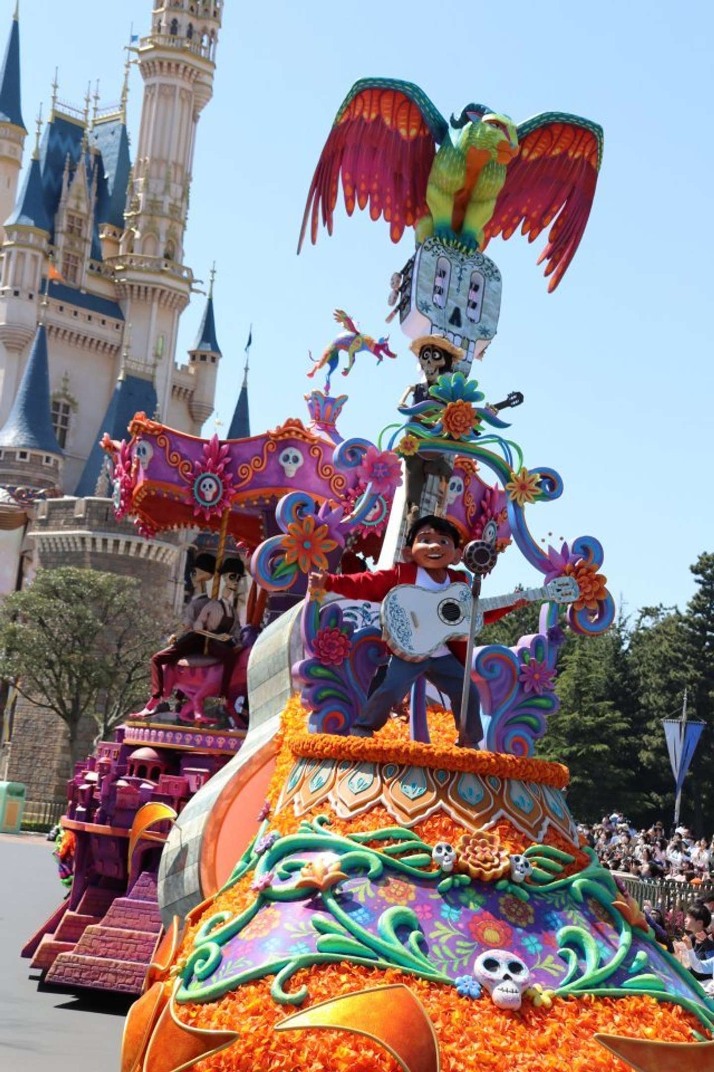 「リメンバーミー」のミゲルはTDL初登場だ