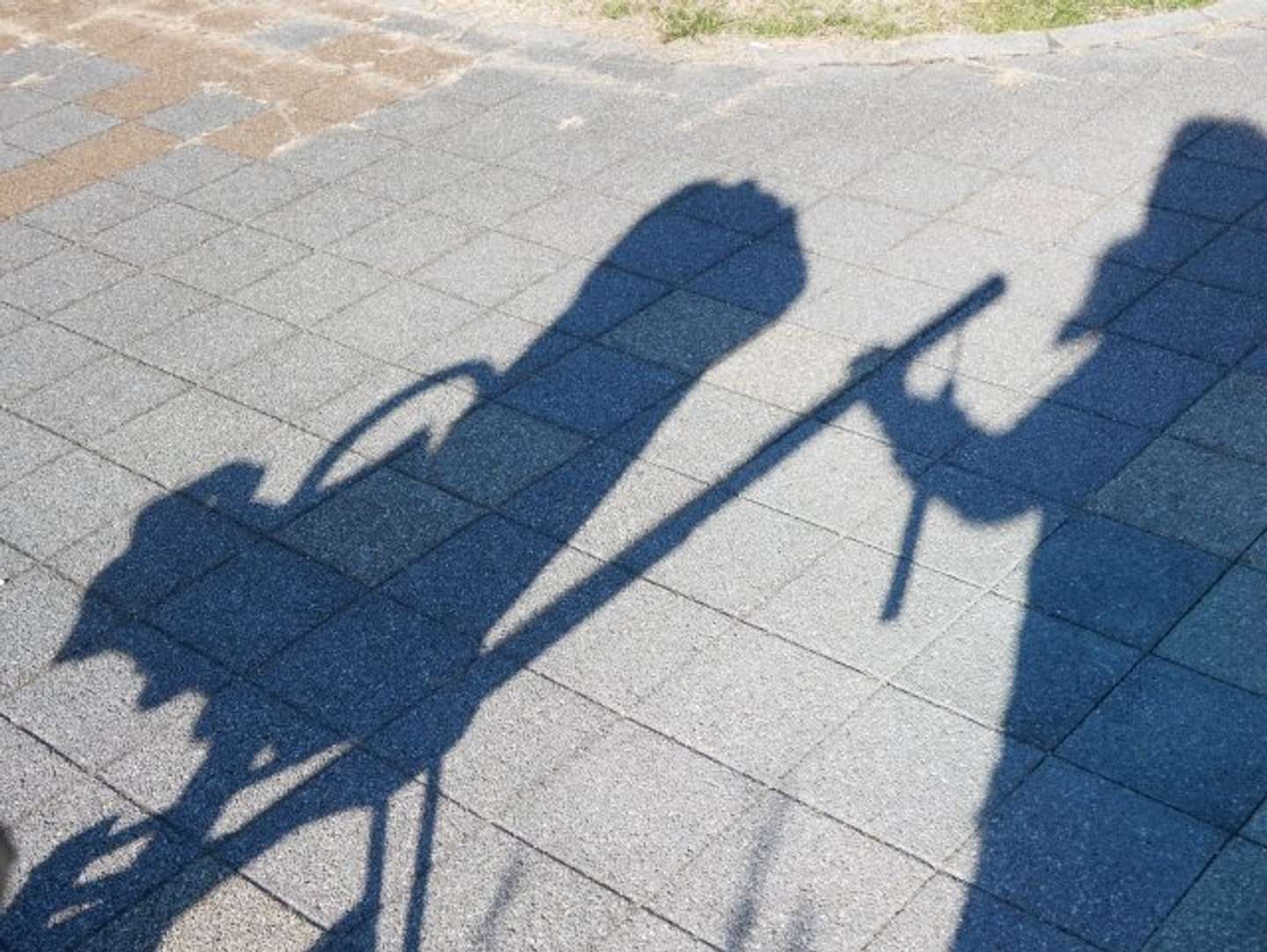 三人の子供を連れて移動していた際に...（画像はイメージ）