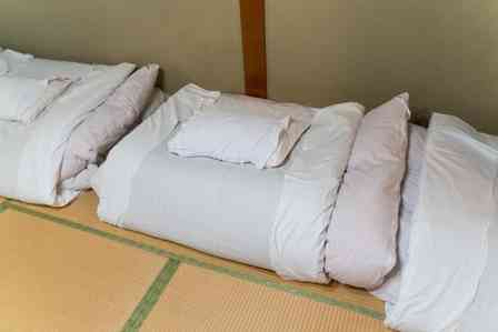 彼らのために布団を買ってきて…（画像はイメージ）