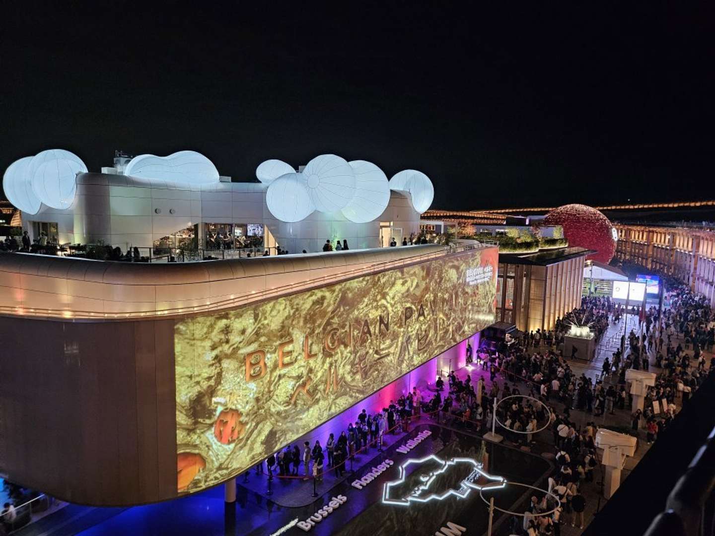 各パビリオンもライトアップ（画像は2025年5月31日、編集部撮影）