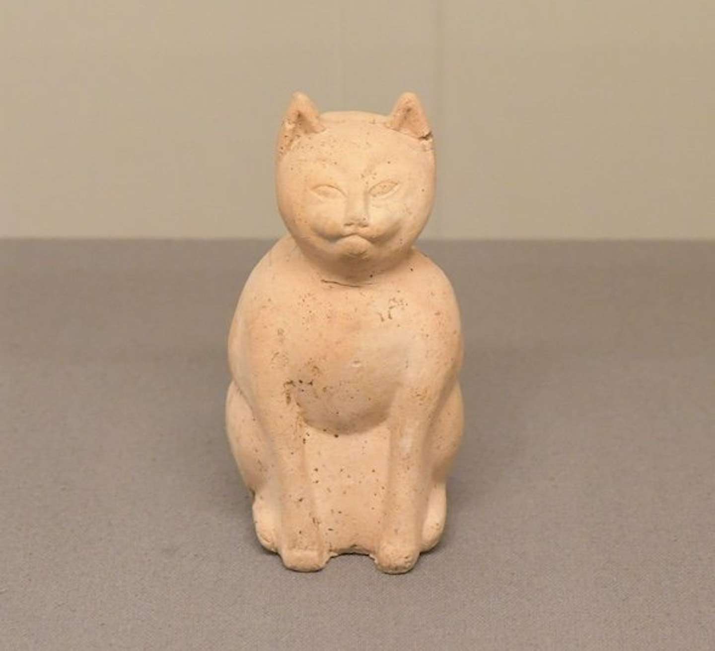仙台城跡から出土の猫人形、江戸時代
