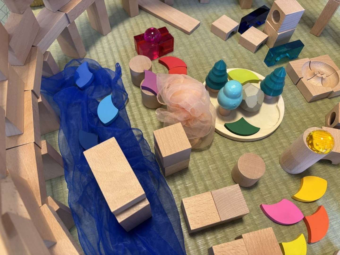 「噴水のとこもあるし、霧も再現されてました笑」（画像は世界史の鳩／山本直人＠sekaishinohatoさんの投稿より）