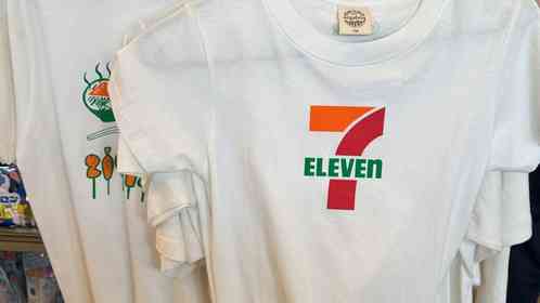 大阪・関西万博ではコンビニだって要チェック　セブン-イレブン店舗限定Tシャツが結構カワイイ