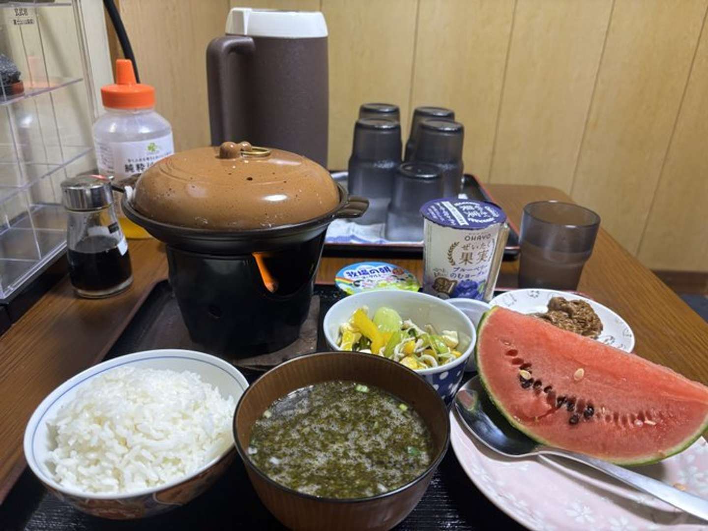 食事の光景（画像提供：こんでんえいねんしざいほう（＠hiroju5555）さん）