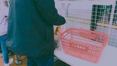 初めて入った地方のスーパーは電子マネー使用不可... 焦ってレジで謝る僕に中年の女性客が言ったこと