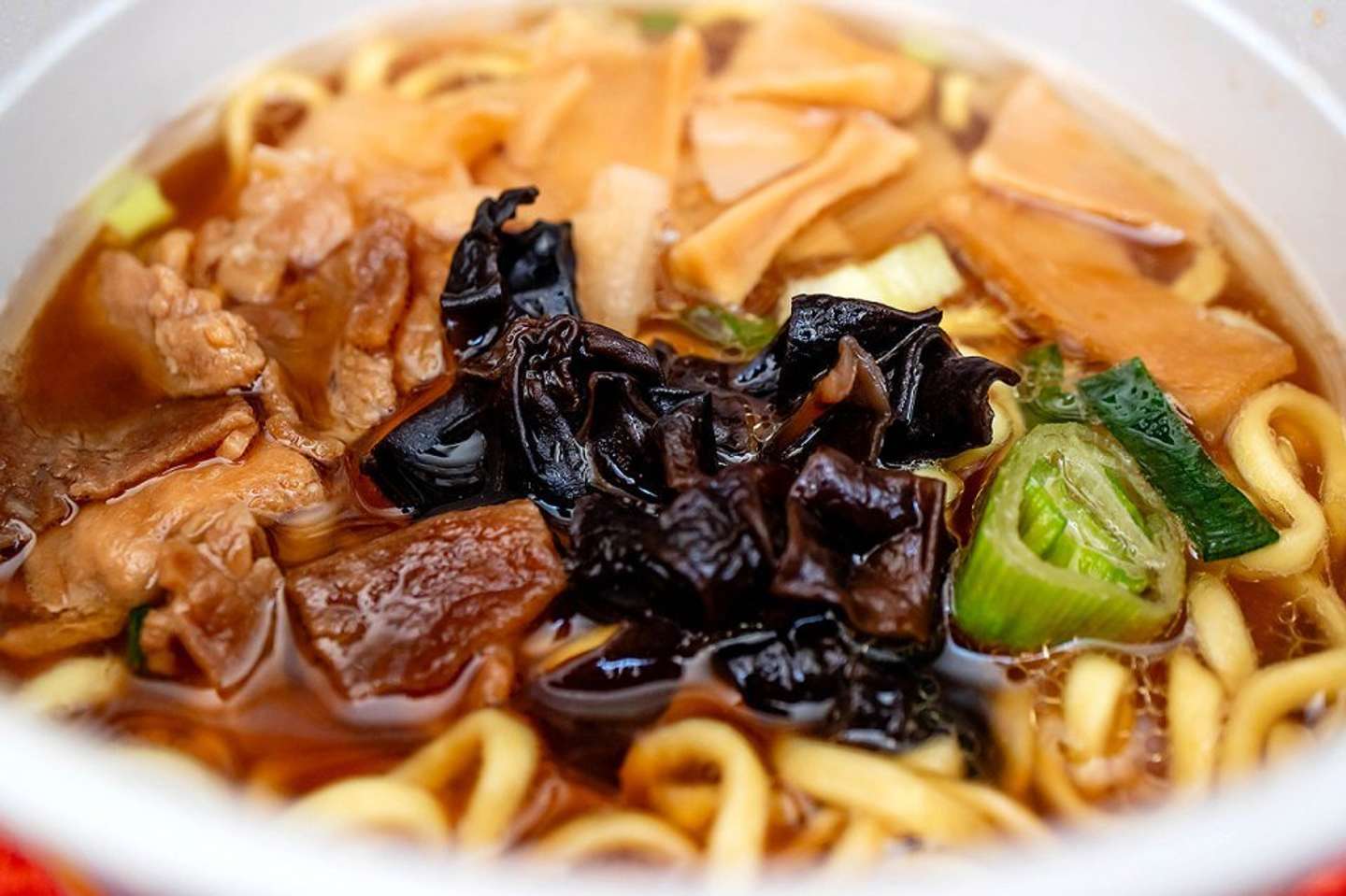 ローソン限定「利尻らーめん味楽監修 焼き醤油味らーめん」完成