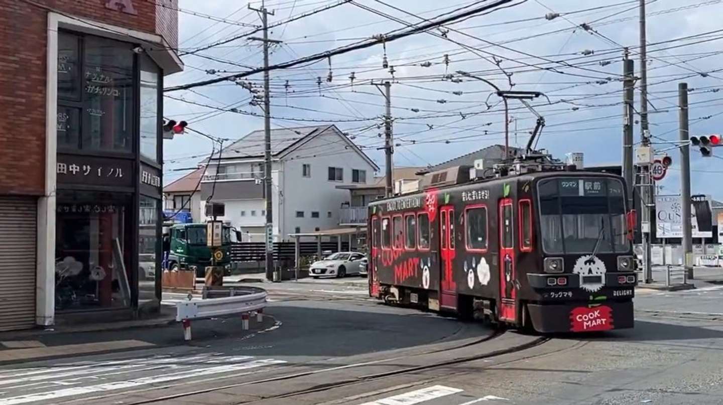 すごいカーブだ（画像は＠t_bookmarker583さんの投稿より、編集部でキャプチャ）